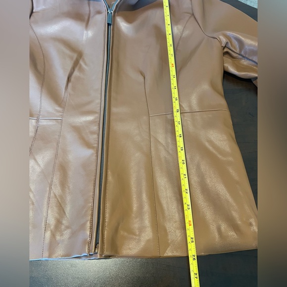 NWOT Kenneth Cole ladies faux leather jacket. Stylish, chic, trendy, classic. - Picture 6 of 7